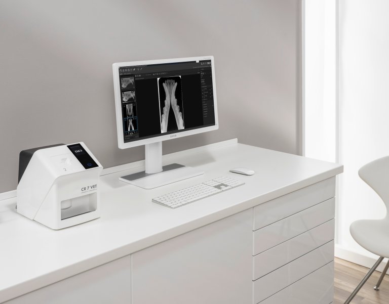 CR 7 VET 2.0 device+monitor front